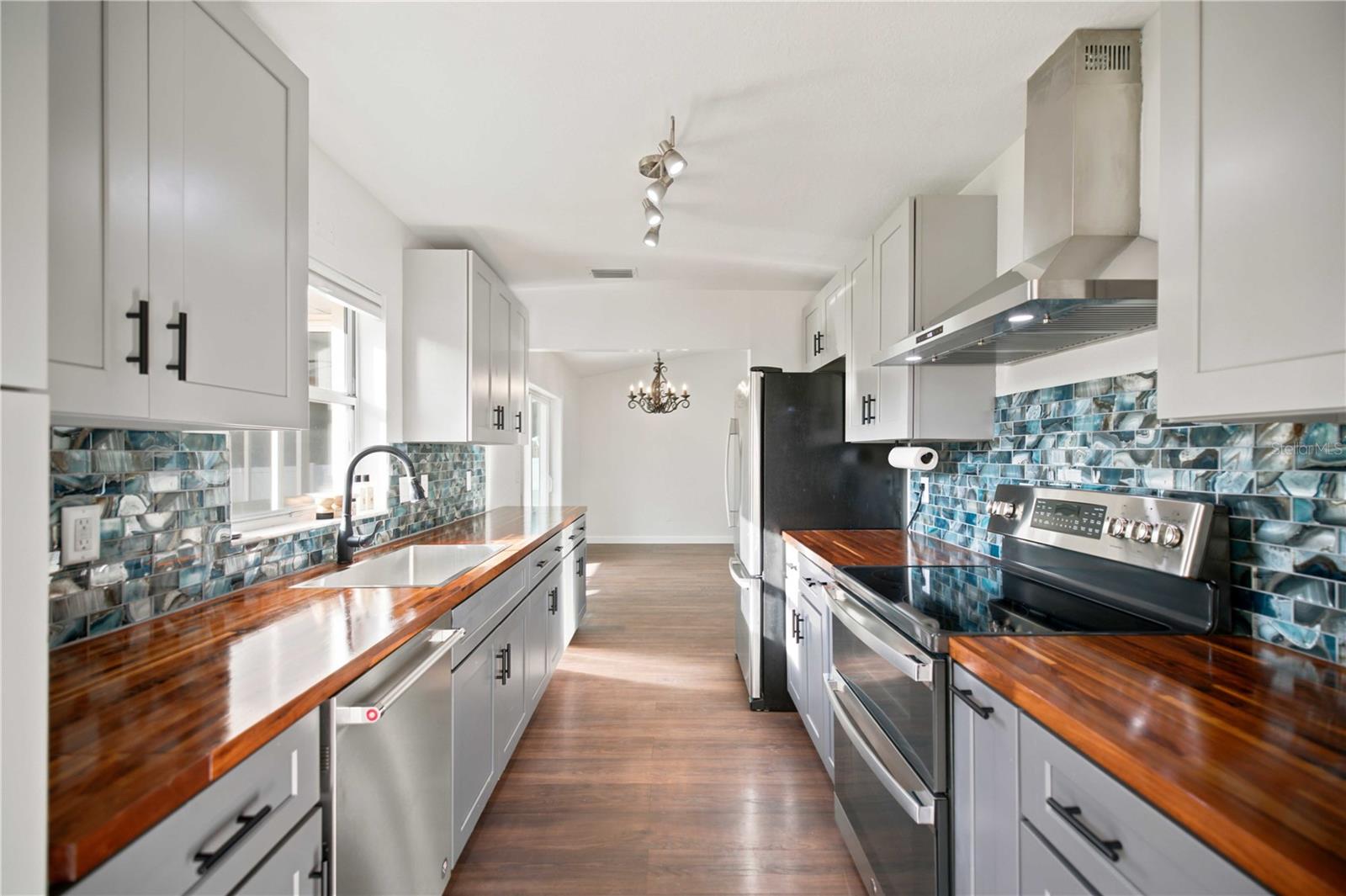 SILVER SPGS SHORES 23 - Residential