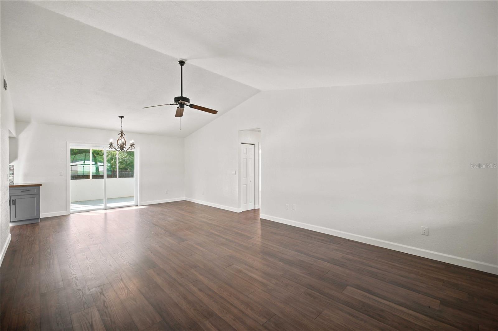 SILVER SPGS SHORES 23 - Residential