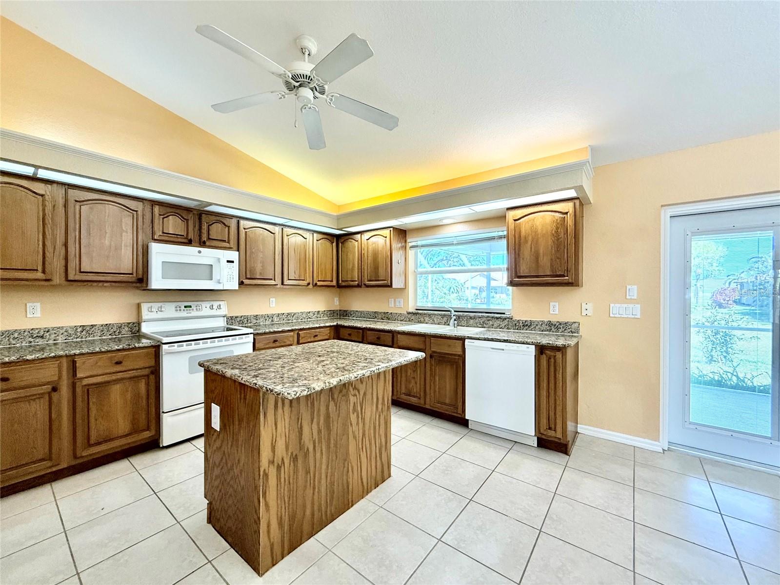ROTONDA WEST WHITE MARSH - Residential