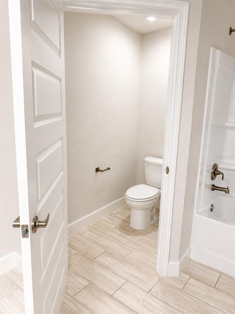 ORANGE BLOSSOM HILLS UN 4 - Residential Lease