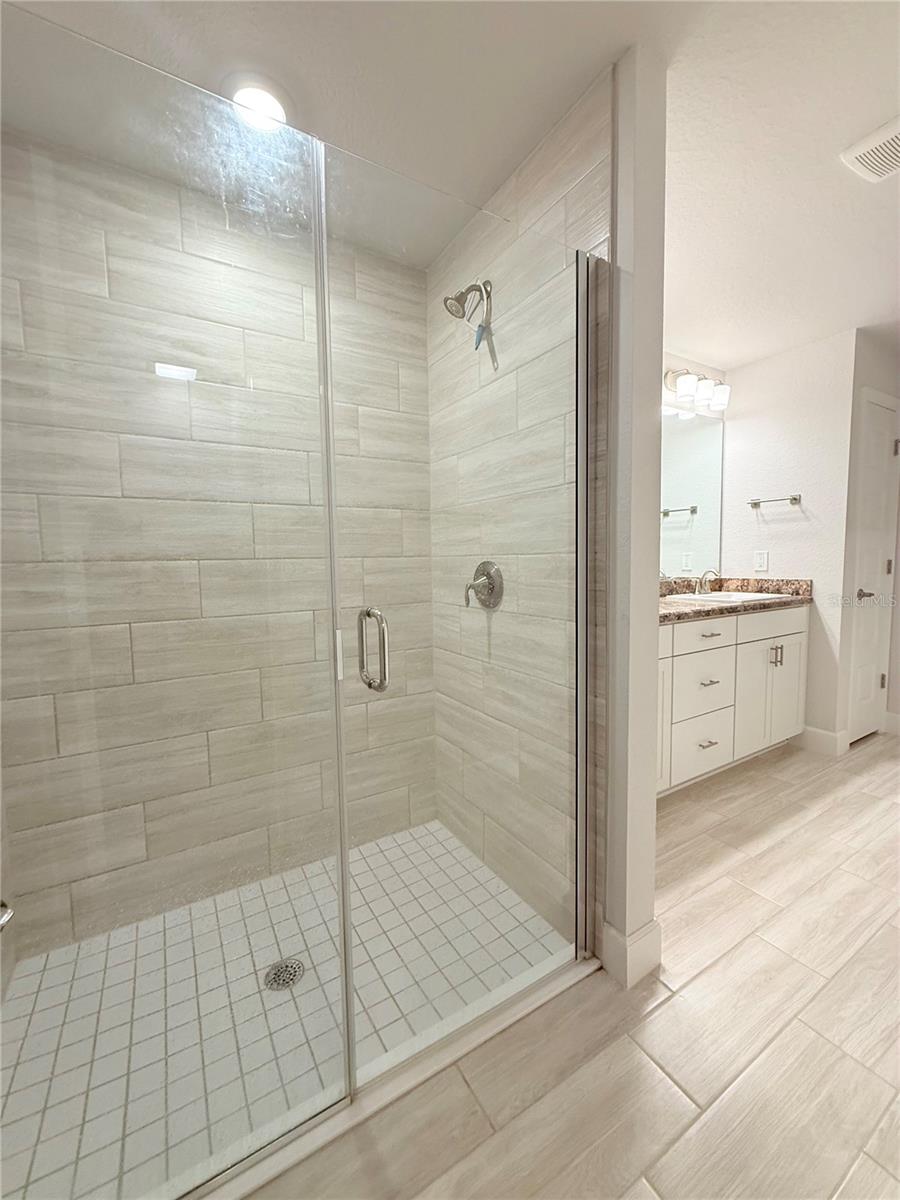 ORANGE BLOSSOM HILLS UN 4 - Residential Lease