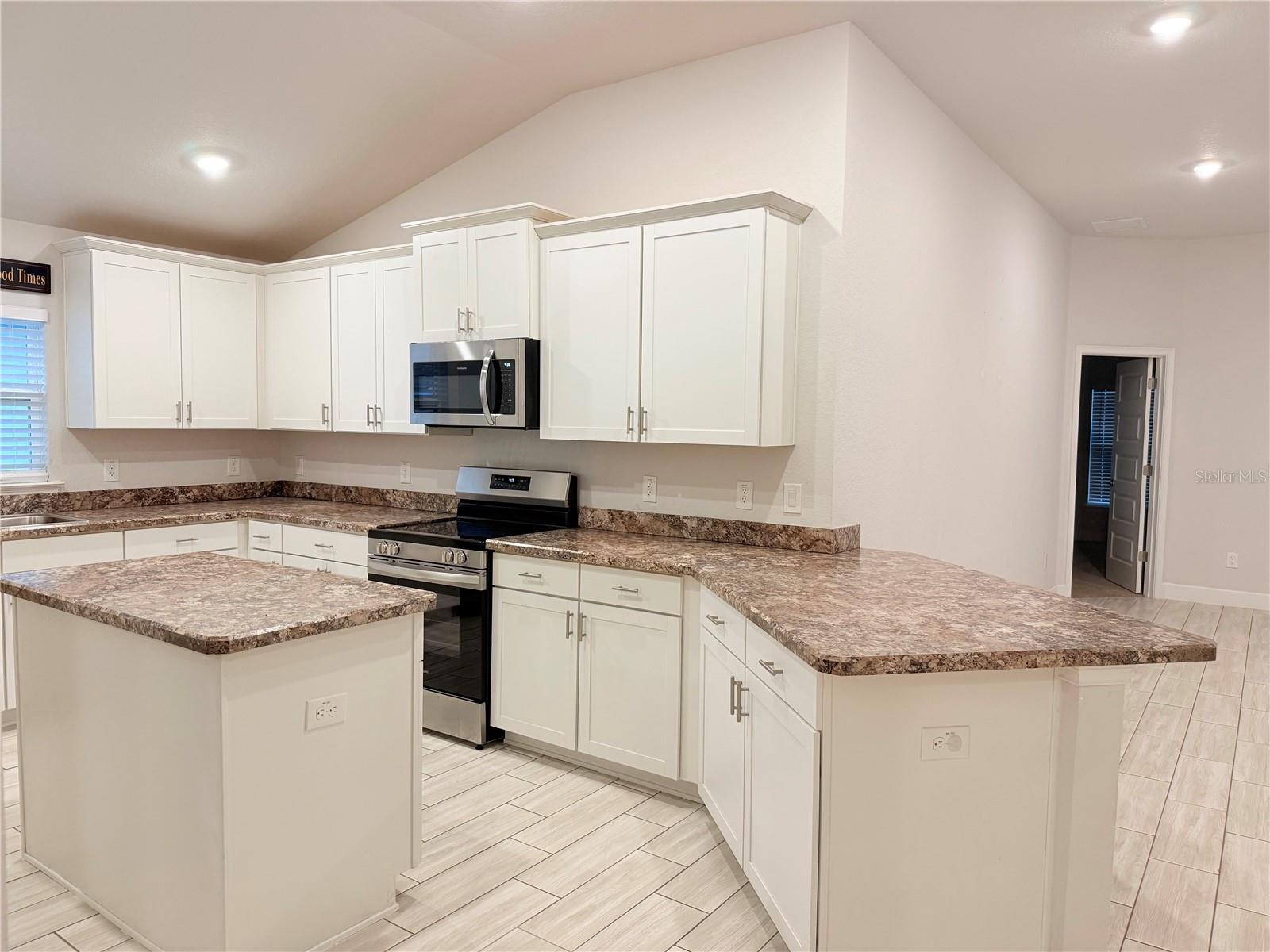 ORANGE BLOSSOM HILLS UN 4 - Residential Lease