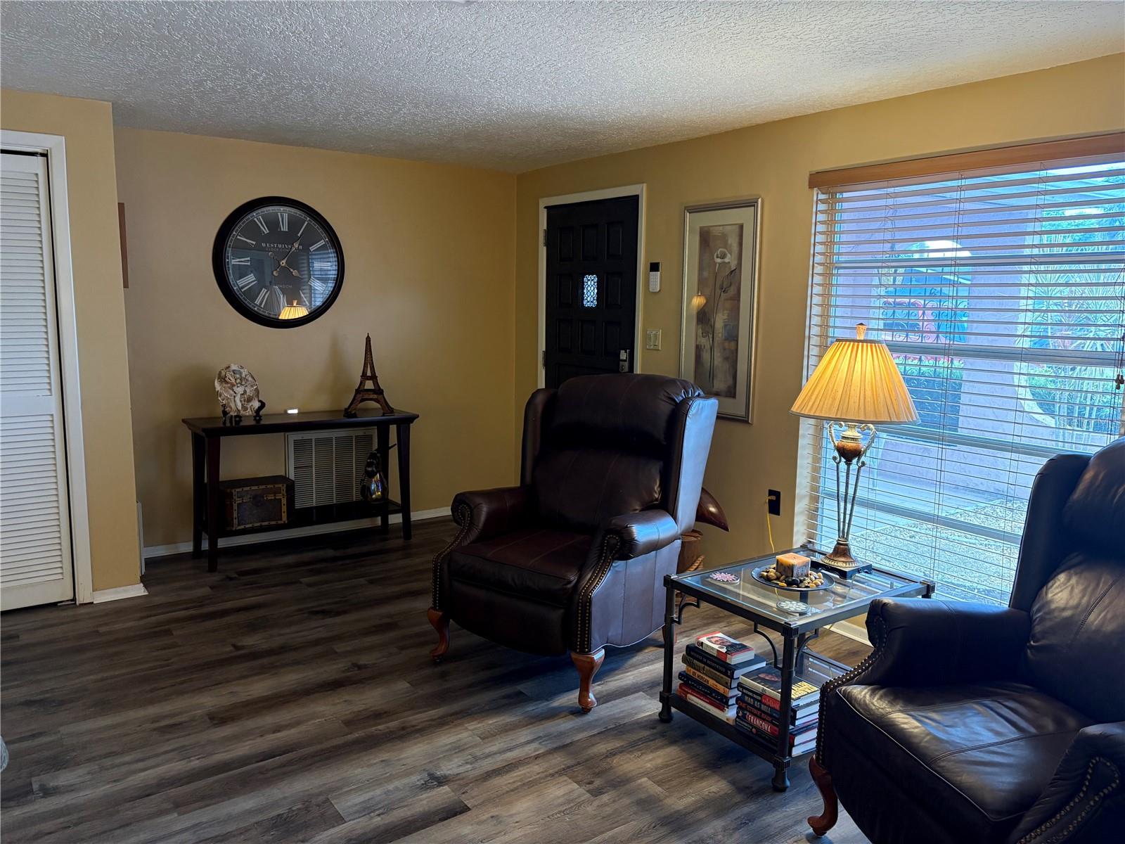 REGENCY PARK - Residential
