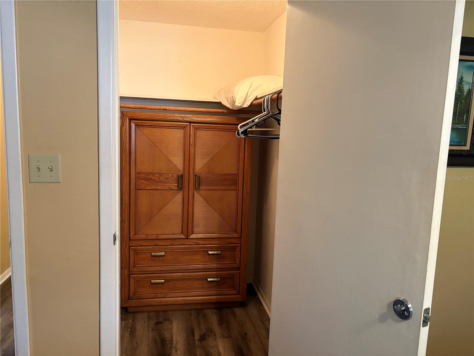 REGENCY PARK - Residential