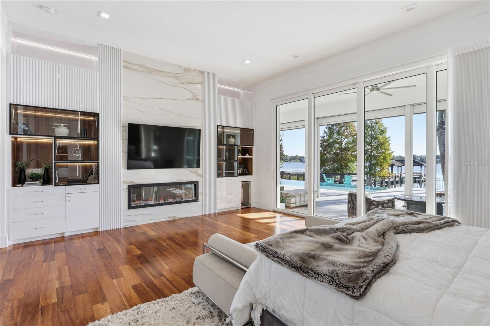 KEENES POINTE - Residential