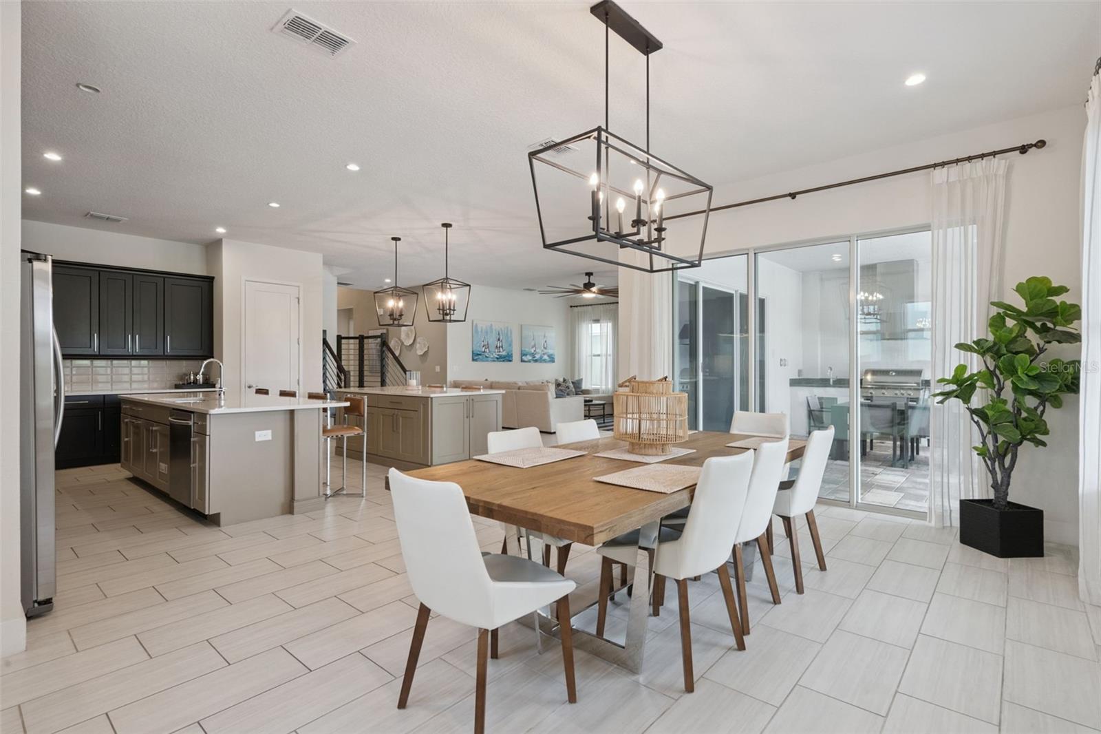 REUNION WEST - Residential