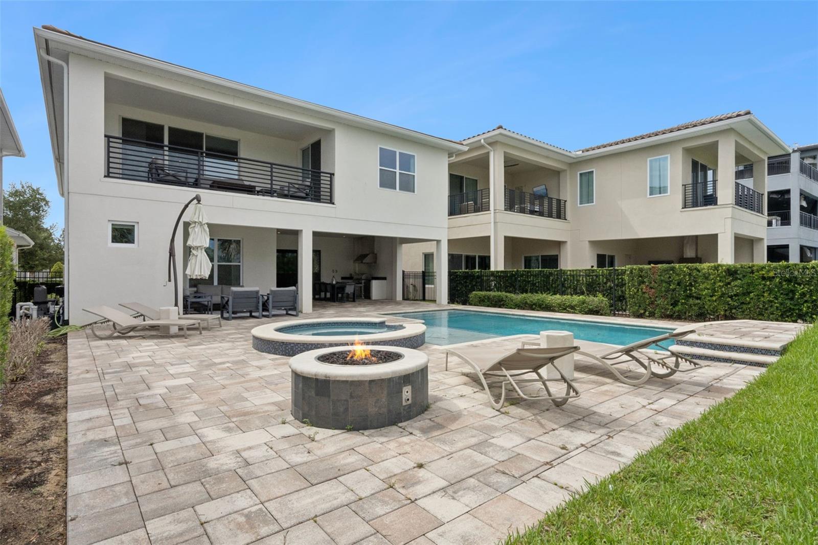 REUNION WEST - Residential