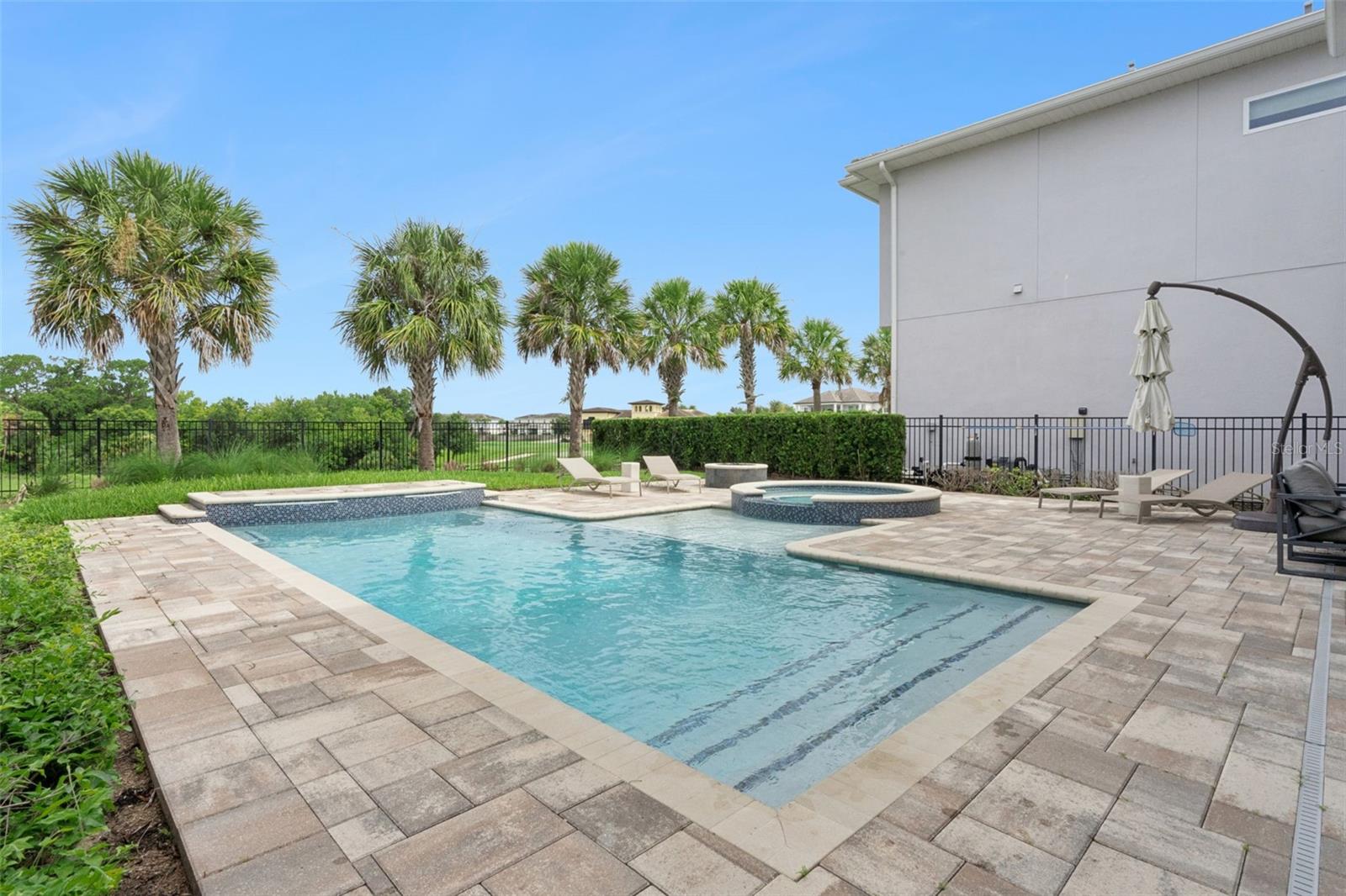 REUNION WEST - Residential