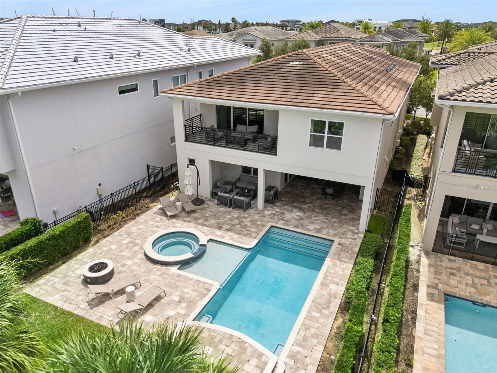 REUNION WEST - Residential