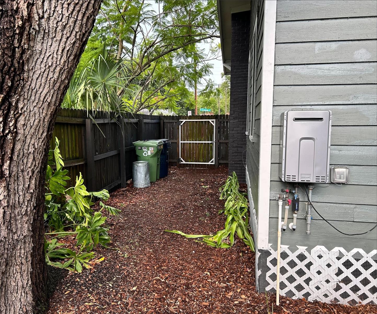 GARDEN ACRES RESUB BLO - Residential