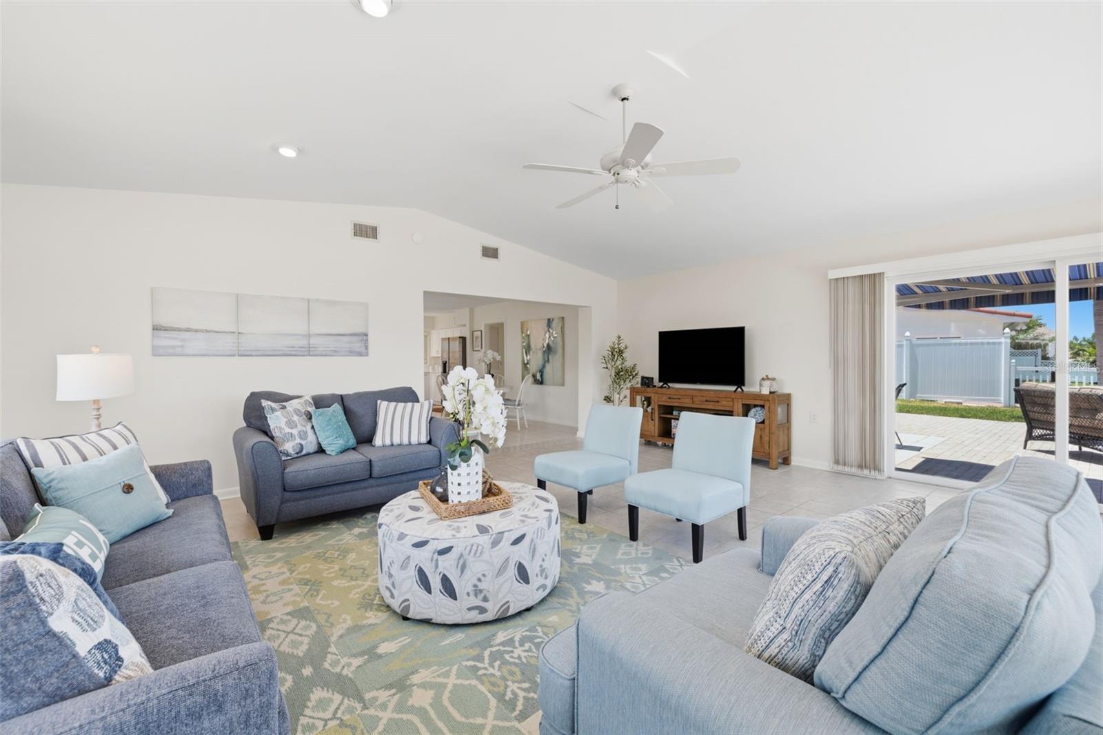 BELLE VISTA SHORES - Residential