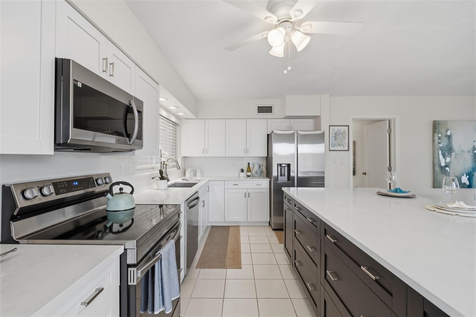 BELLE VISTA SHORES - Residential
