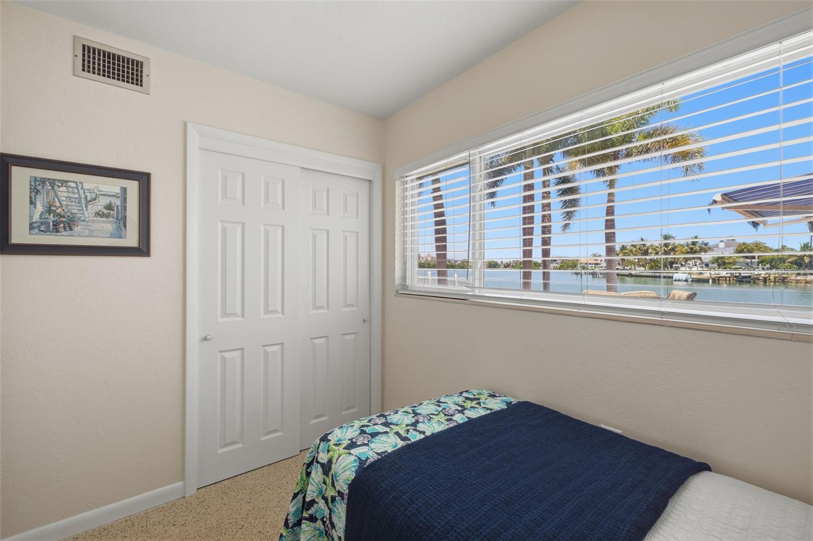 BELLE VISTA SHORES - Residential