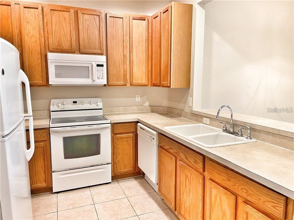 STONERIDGE PH 1 2 3 7 8 9 - Residential Lease