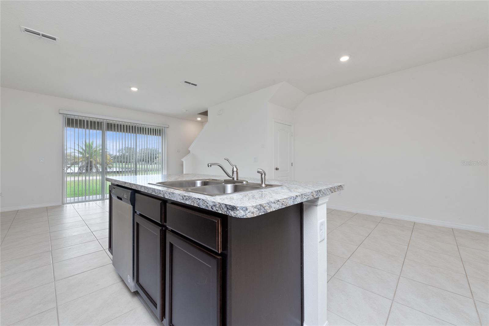 ATRIA/RIDGEWOOD LAKES - Residential Lease