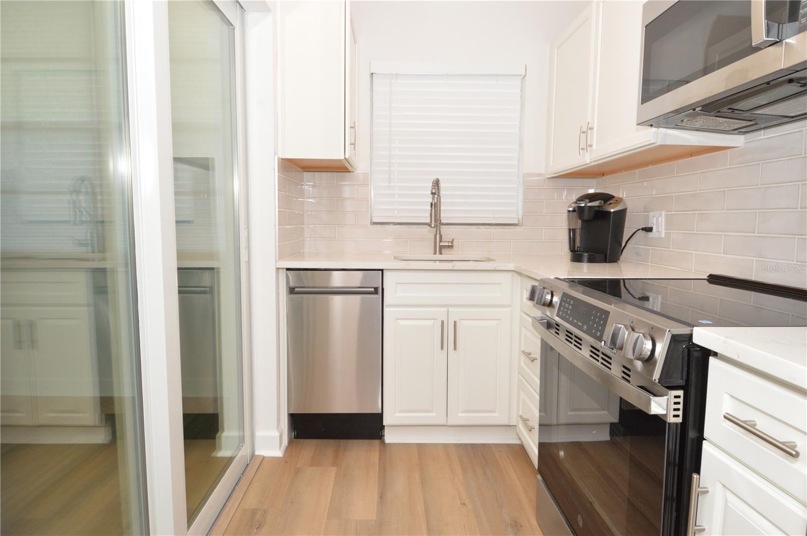 JEFFERSON HOUSE THE CONDO - Residential Lease