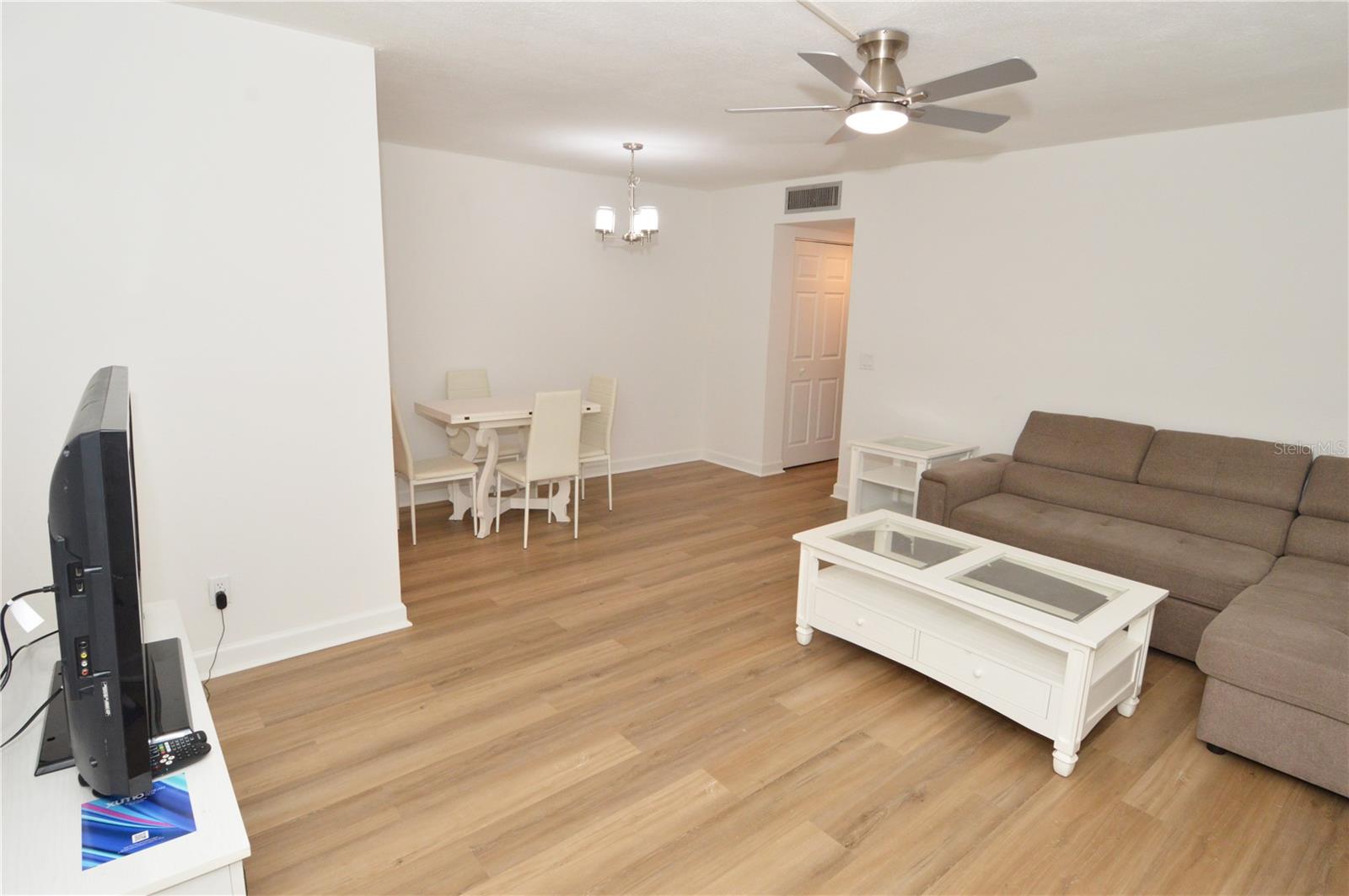 JEFFERSON HOUSE THE CONDO - Residential Lease