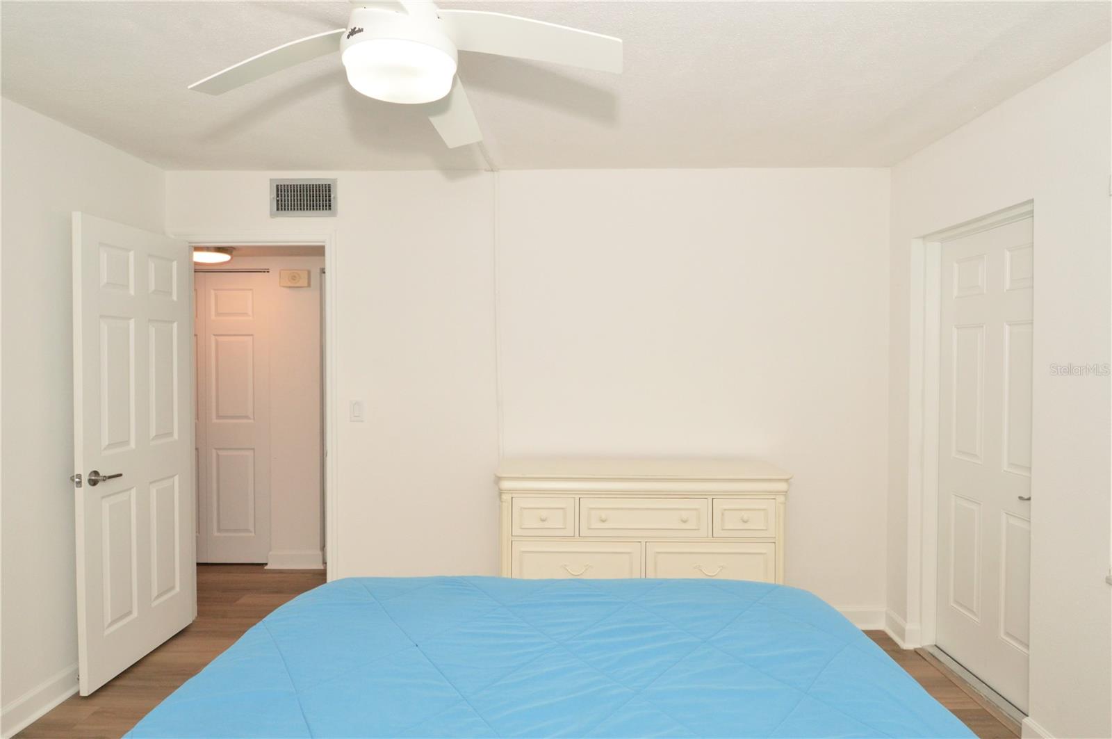 JEFFERSON HOUSE THE CONDO - Residential Lease
