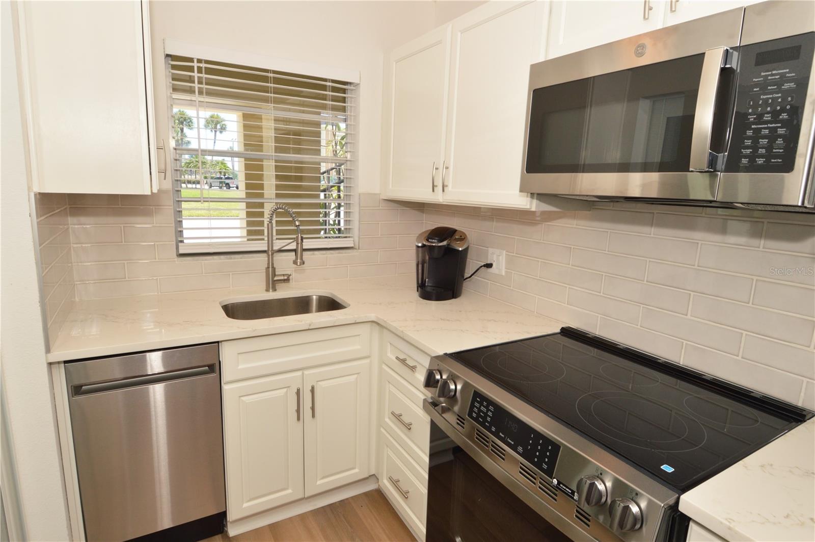 JEFFERSON HOUSE THE CONDO - Residential Lease