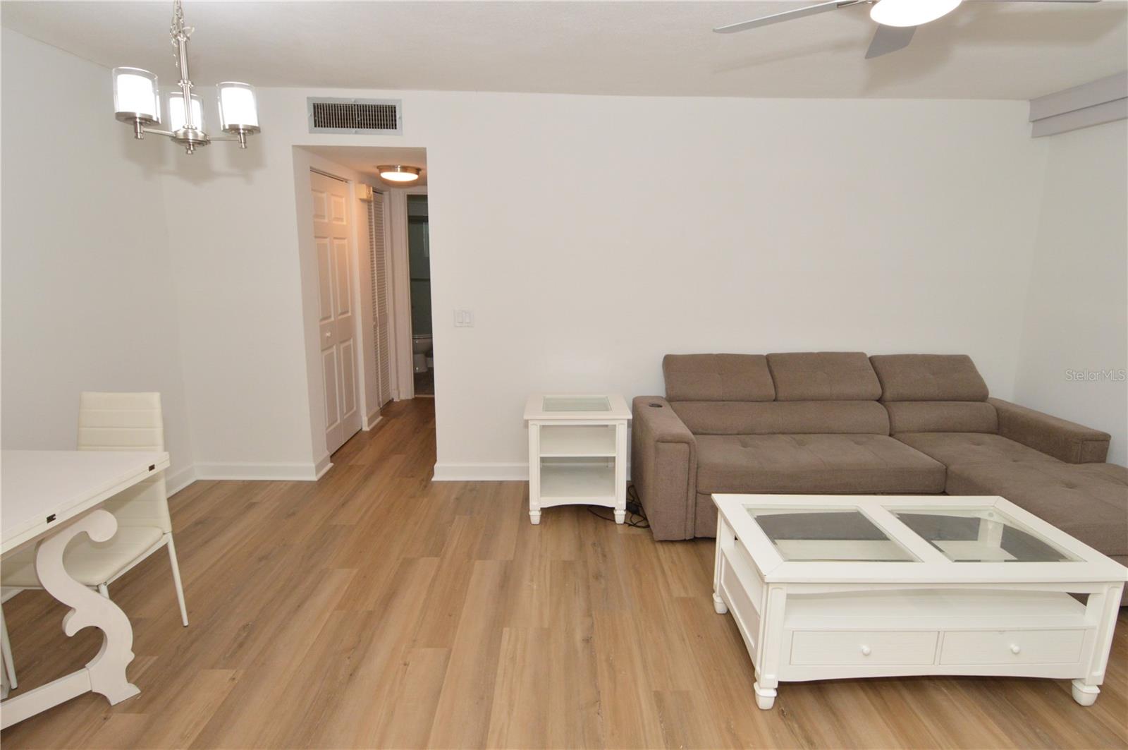 JEFFERSON HOUSE THE CONDO - Residential Lease
