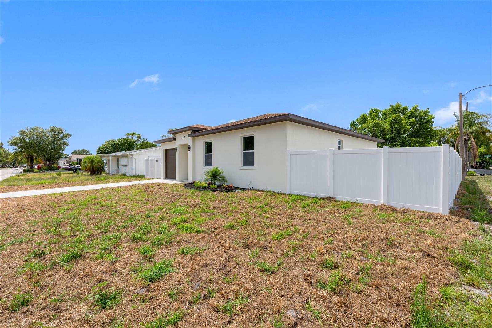 EMBASSY HILLS - Residential