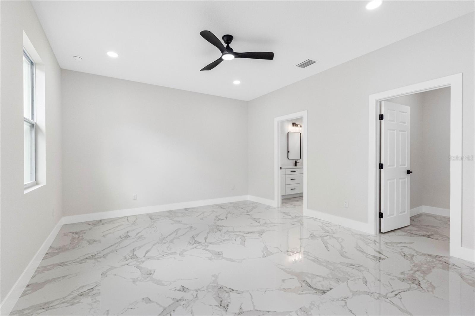 EMBASSY HILLS - Residential