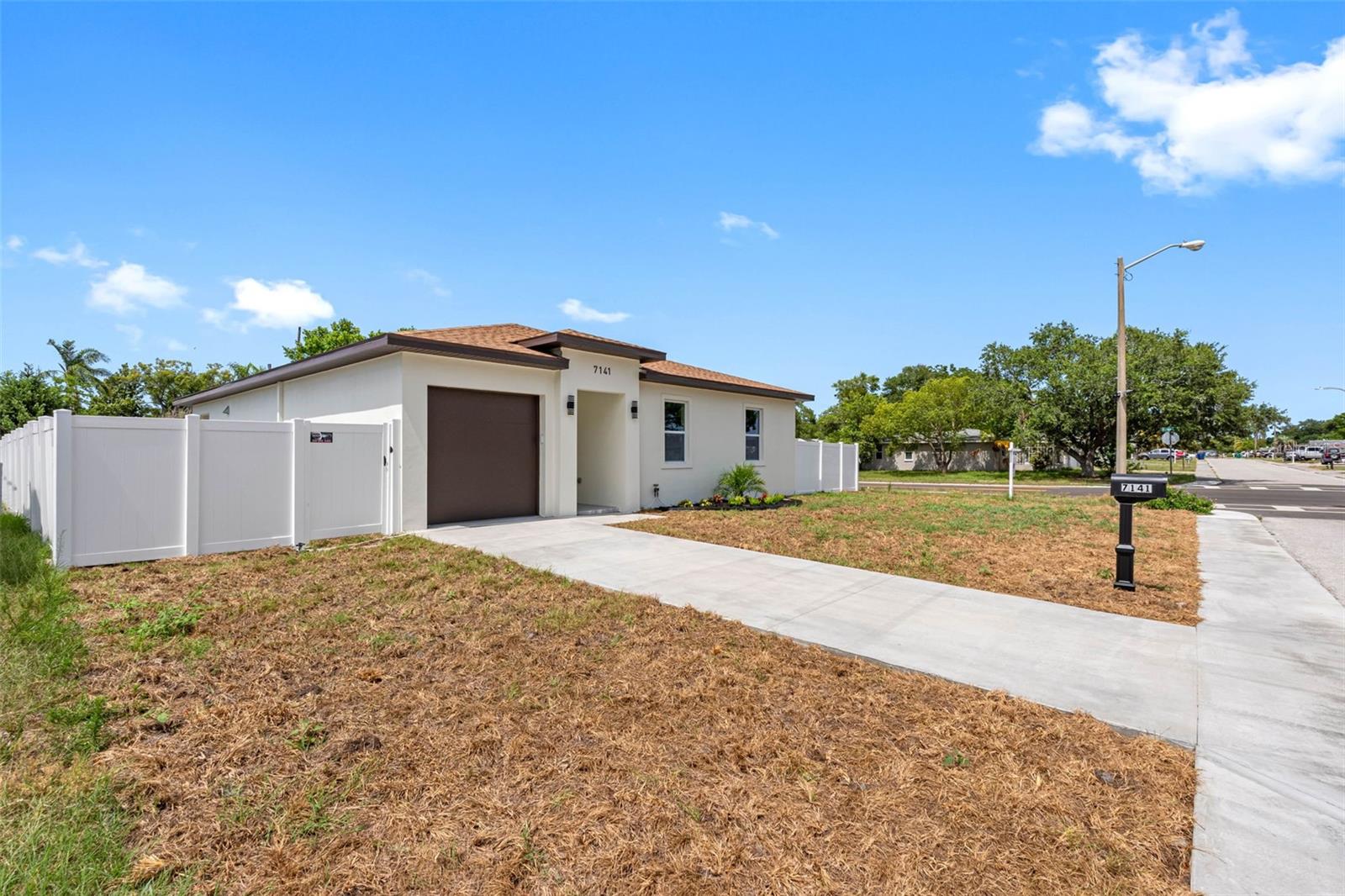 EMBASSY HILLS - Residential