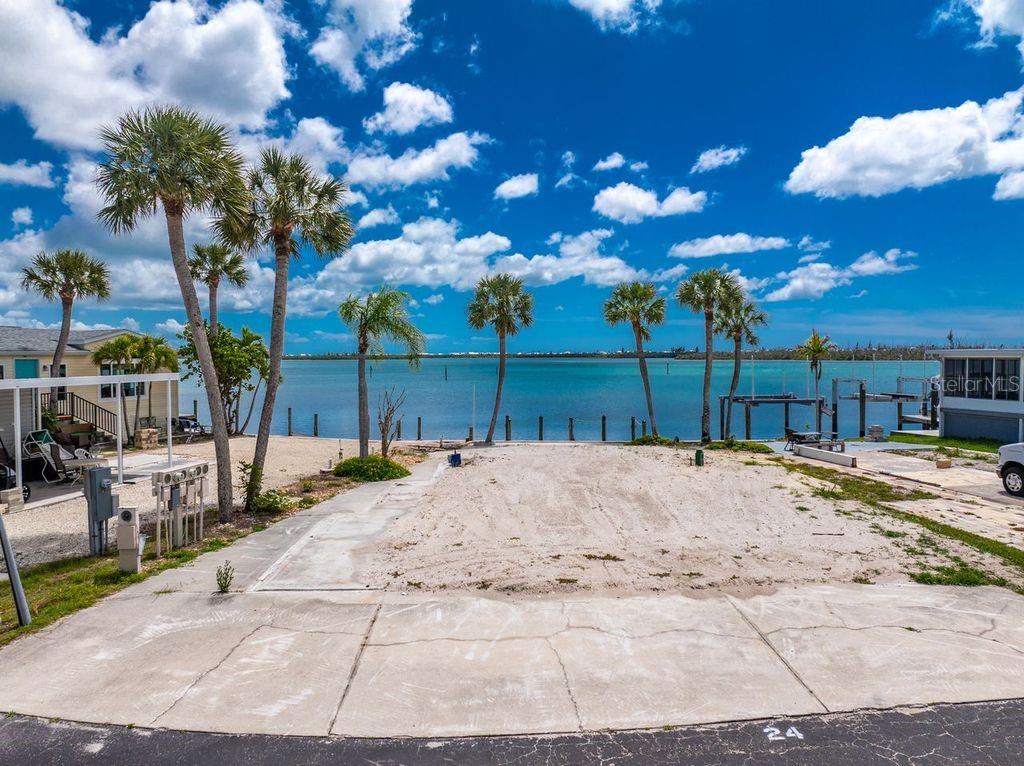 PARK POINTE MOB HME VLGE - Land