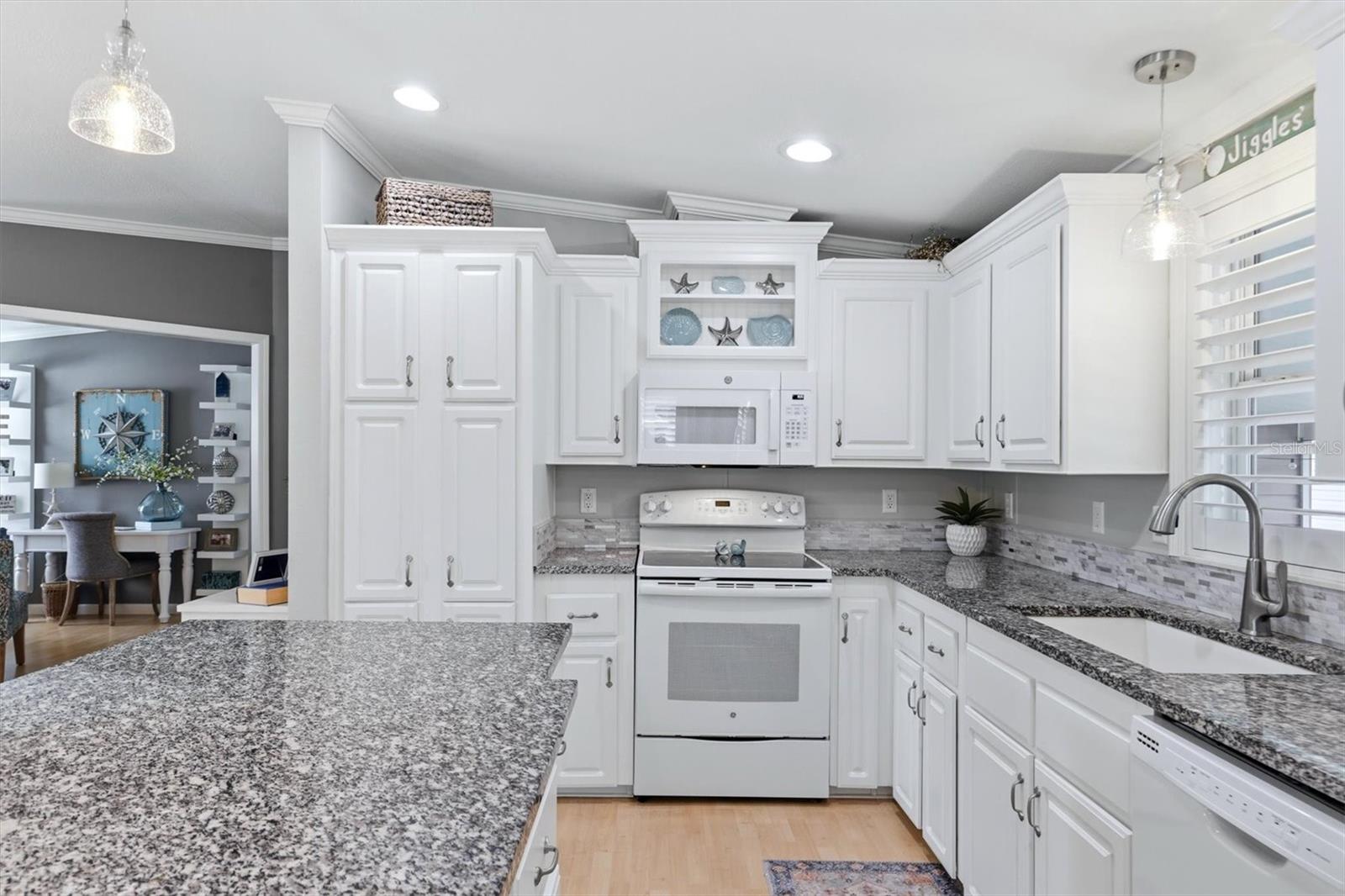 NORTH RIVER ESTATES - Residential