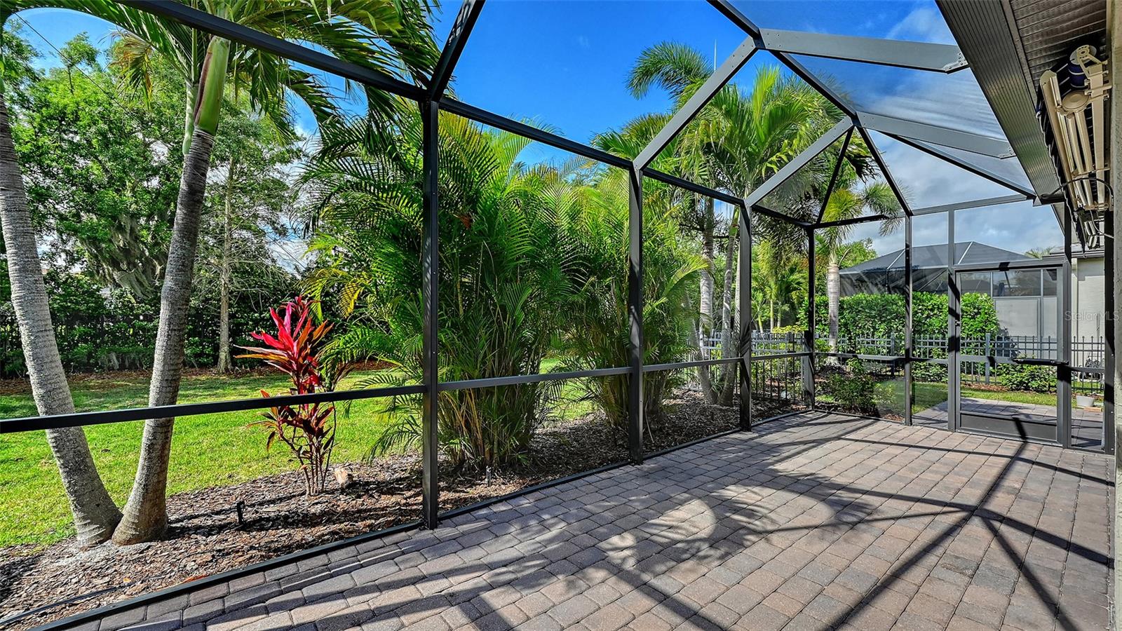 RIVA TRACE - Residential