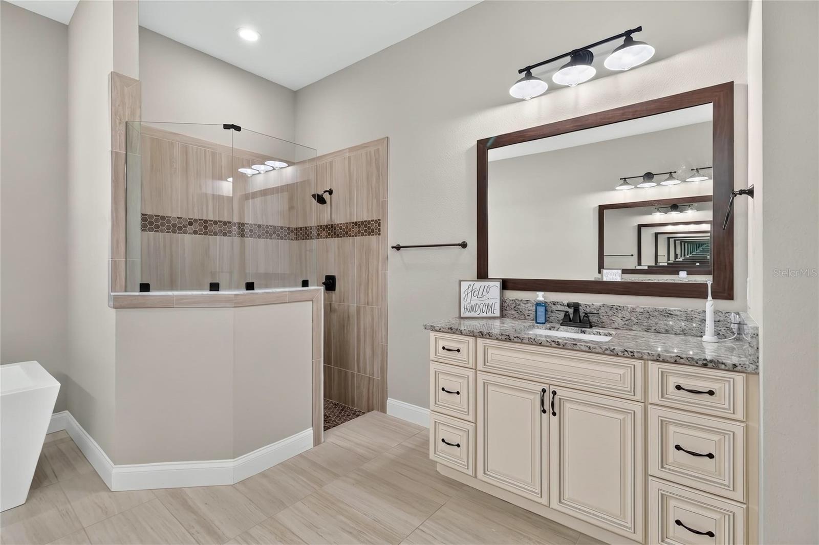 DELPHI WOODS - Residential