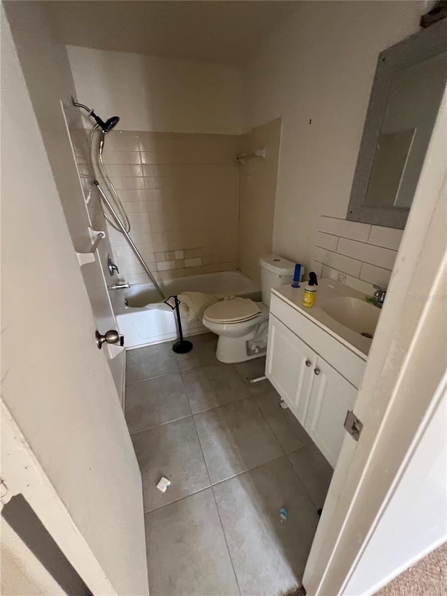 PORT MALABAR COUNTRY CLUB UNIT 07 REP 01 - Residential