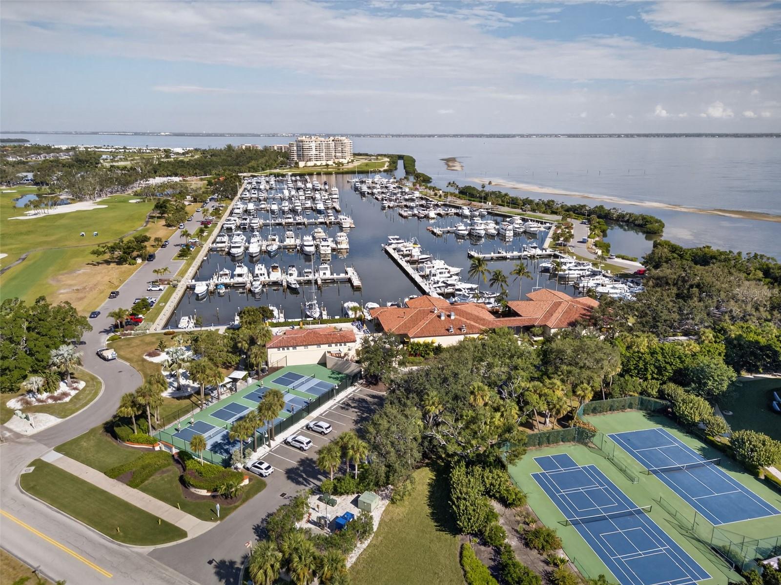 BAY ISLES - Residential