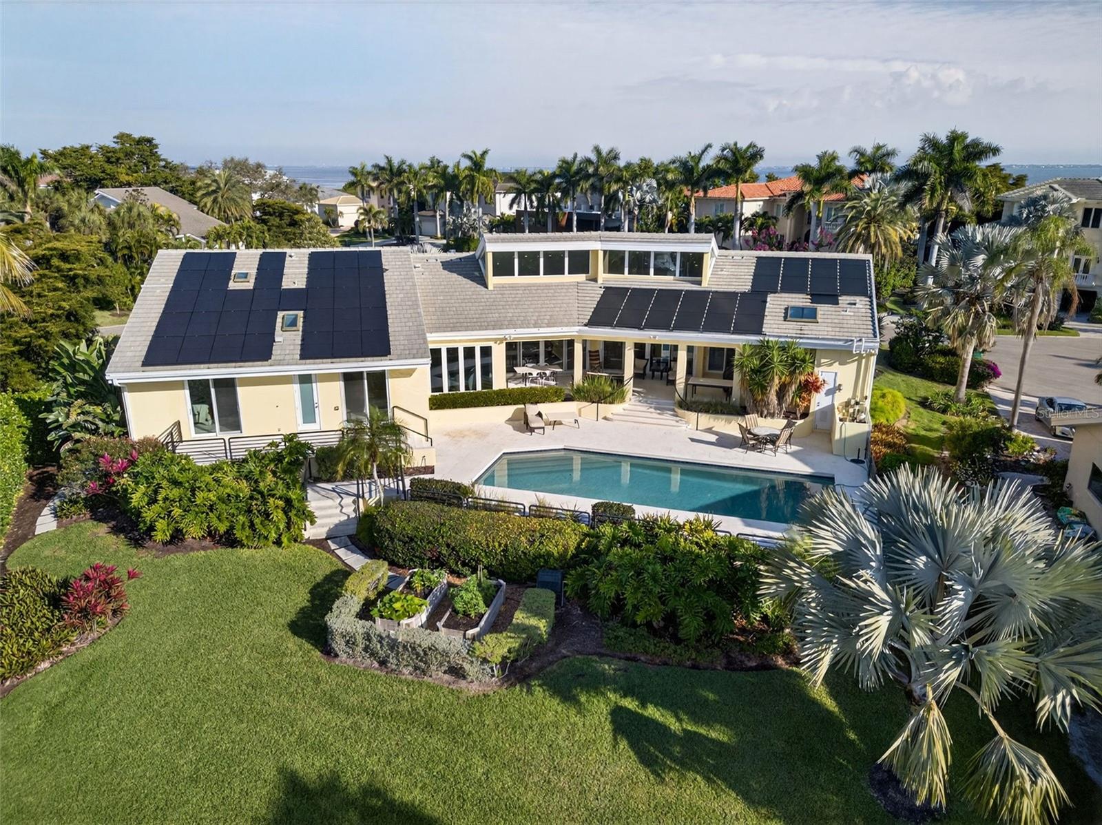 BAY ISLES - Residential