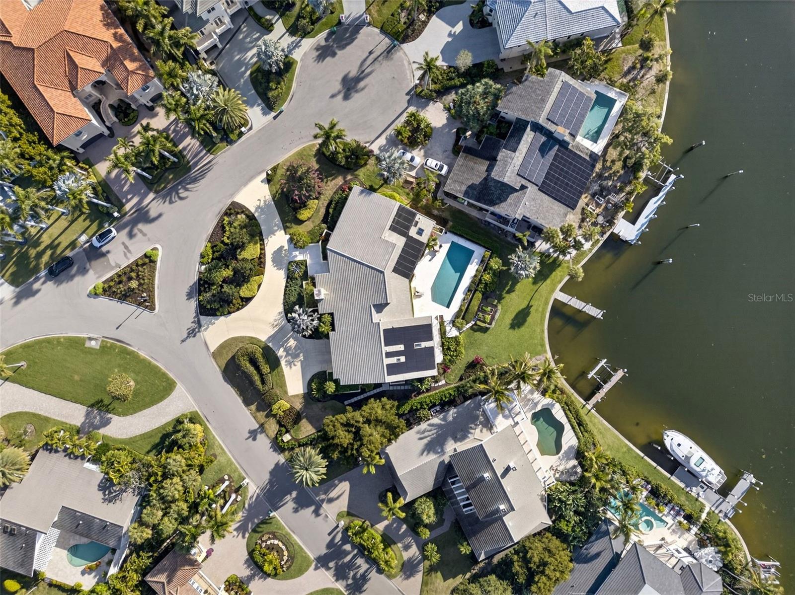 BAY ISLES - Residential