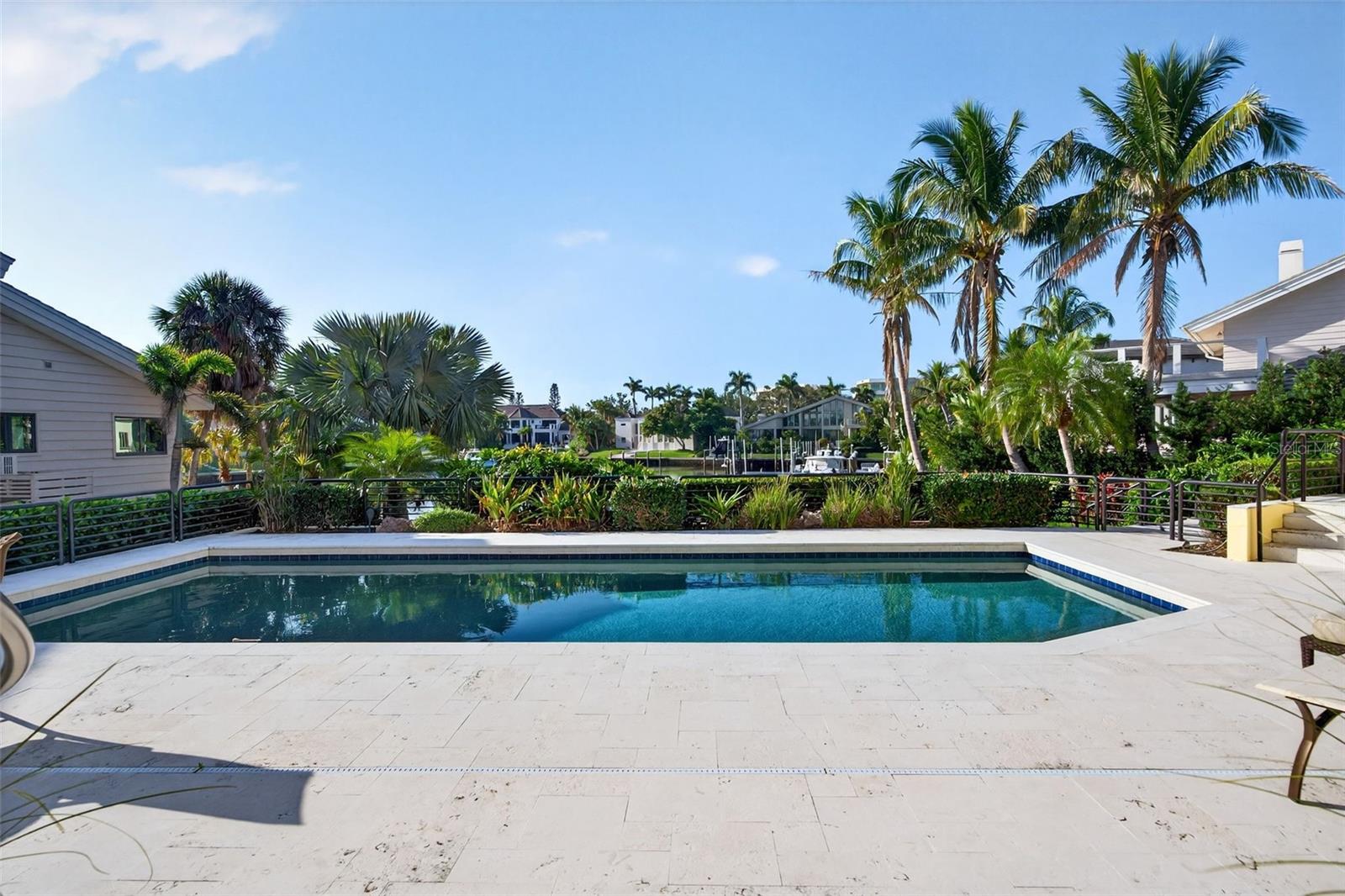 BAY ISLES - Residential