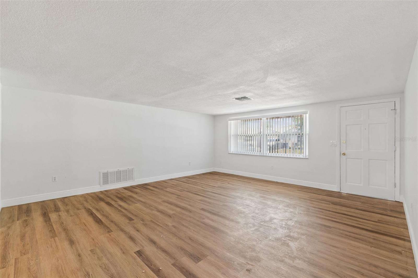 EMBASSY HILLS - Residential