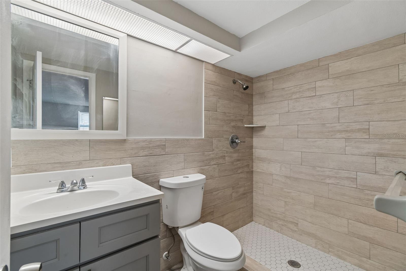 EMBASSY HILLS - Residential