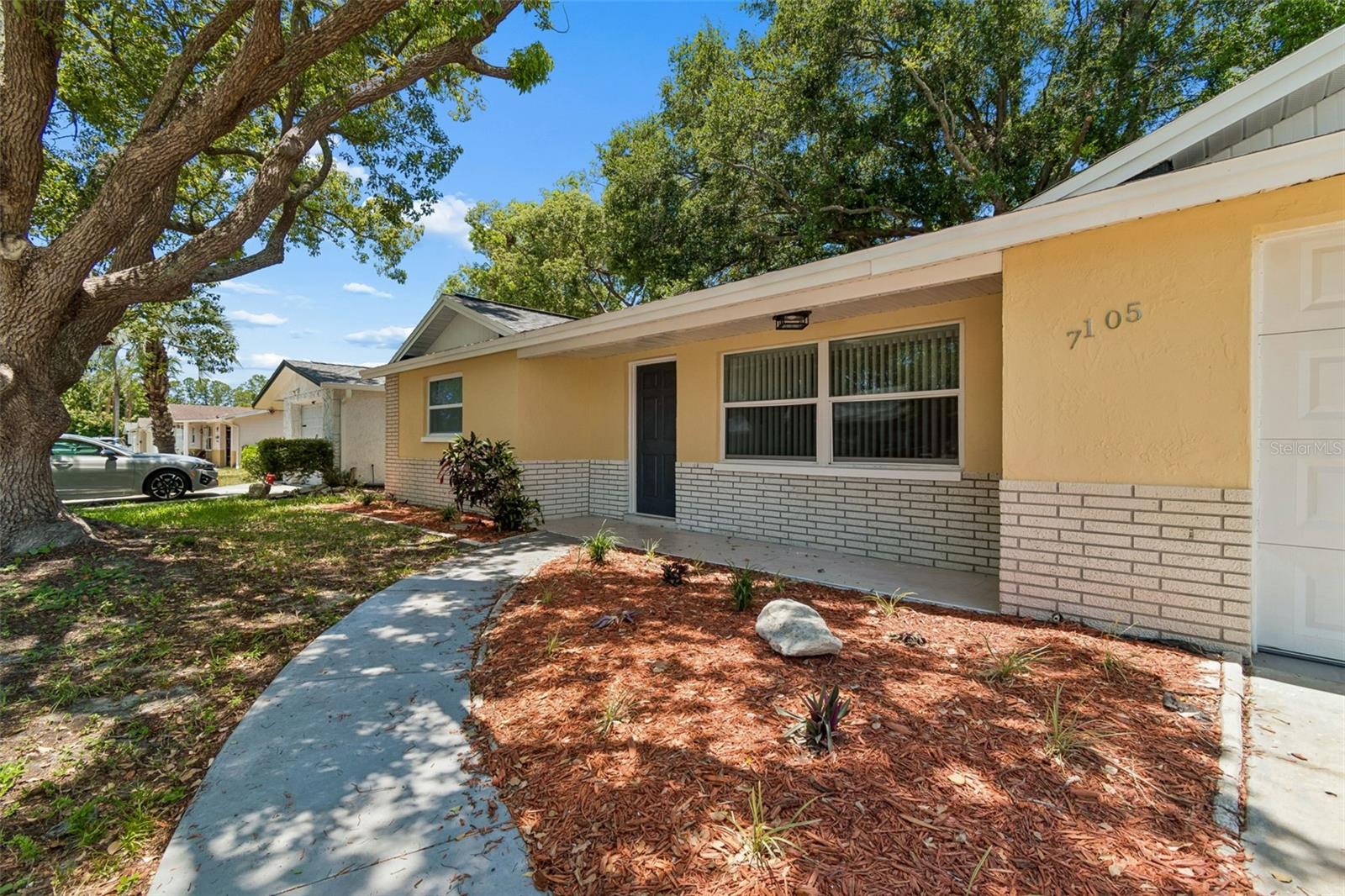 EMBASSY HILLS - Residential