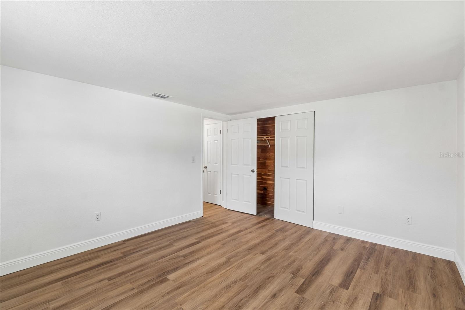 EMBASSY HILLS - Residential