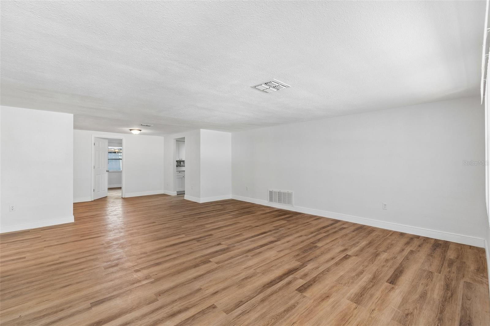 EMBASSY HILLS - Residential