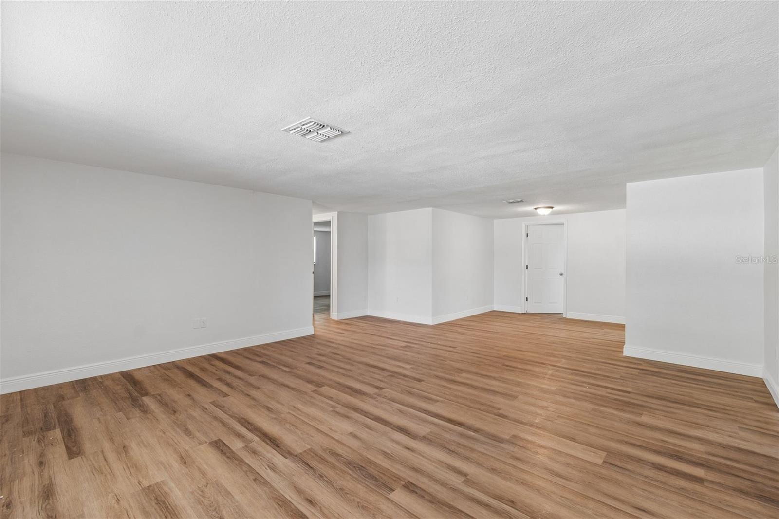EMBASSY HILLS - Residential