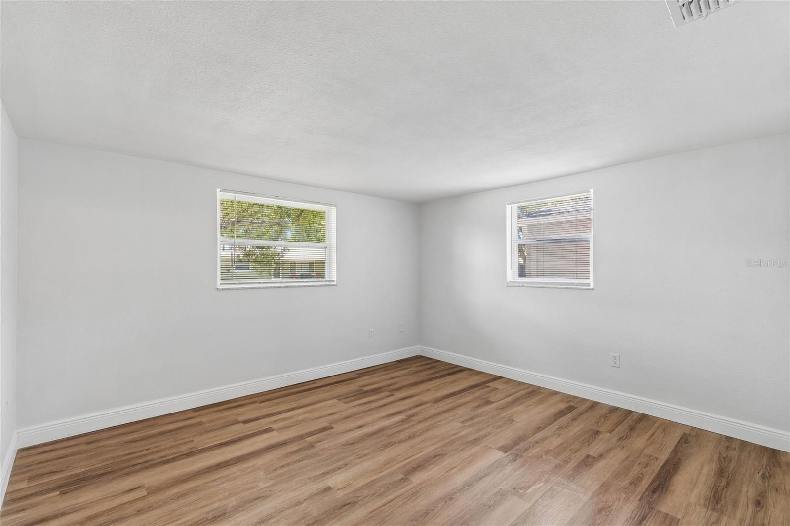 EMBASSY HILLS - Residential