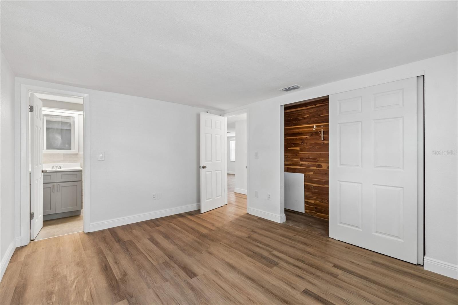 EMBASSY HILLS - Residential