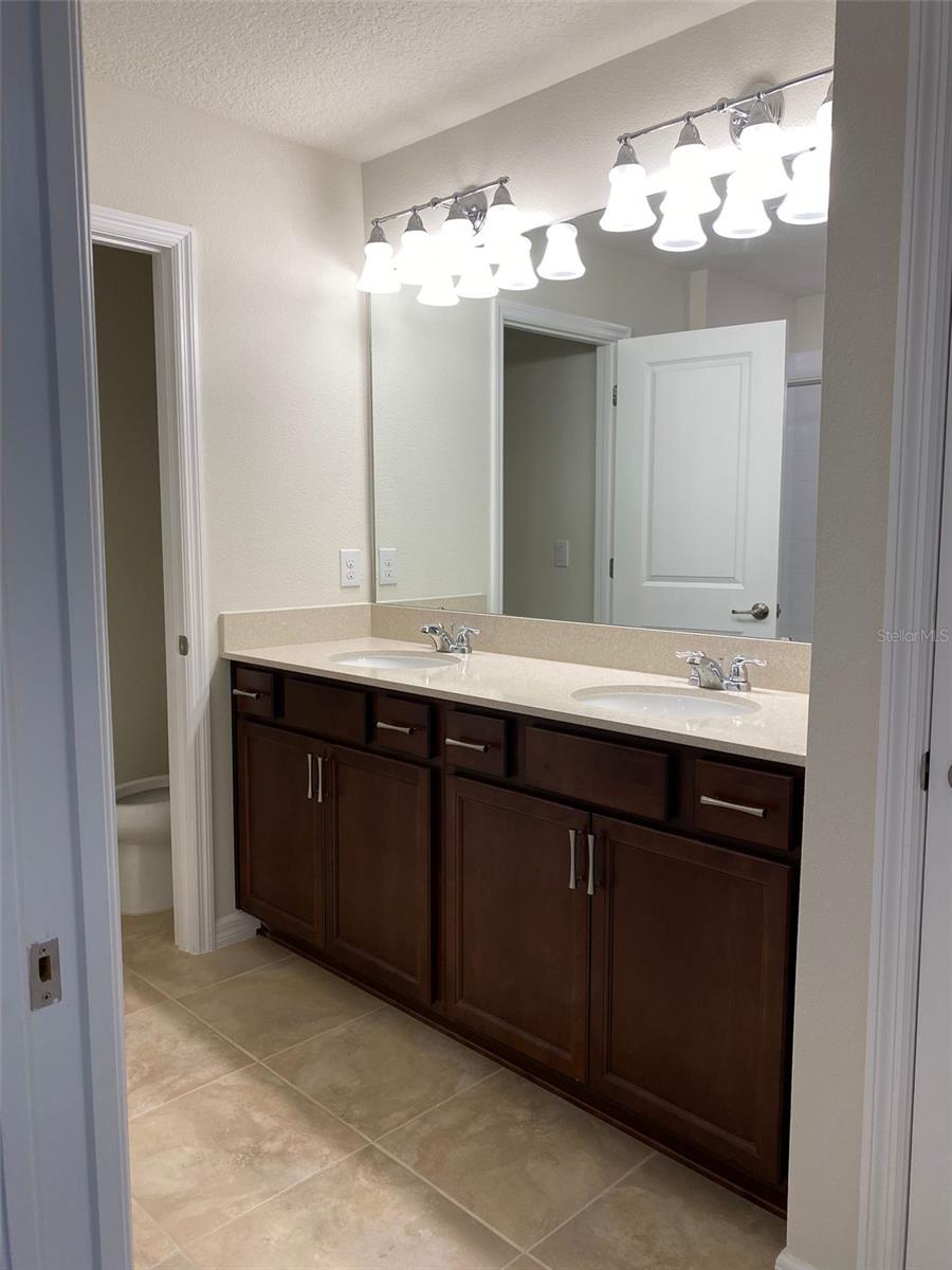 LONGLEAF/OAKLAND - Residential Lease