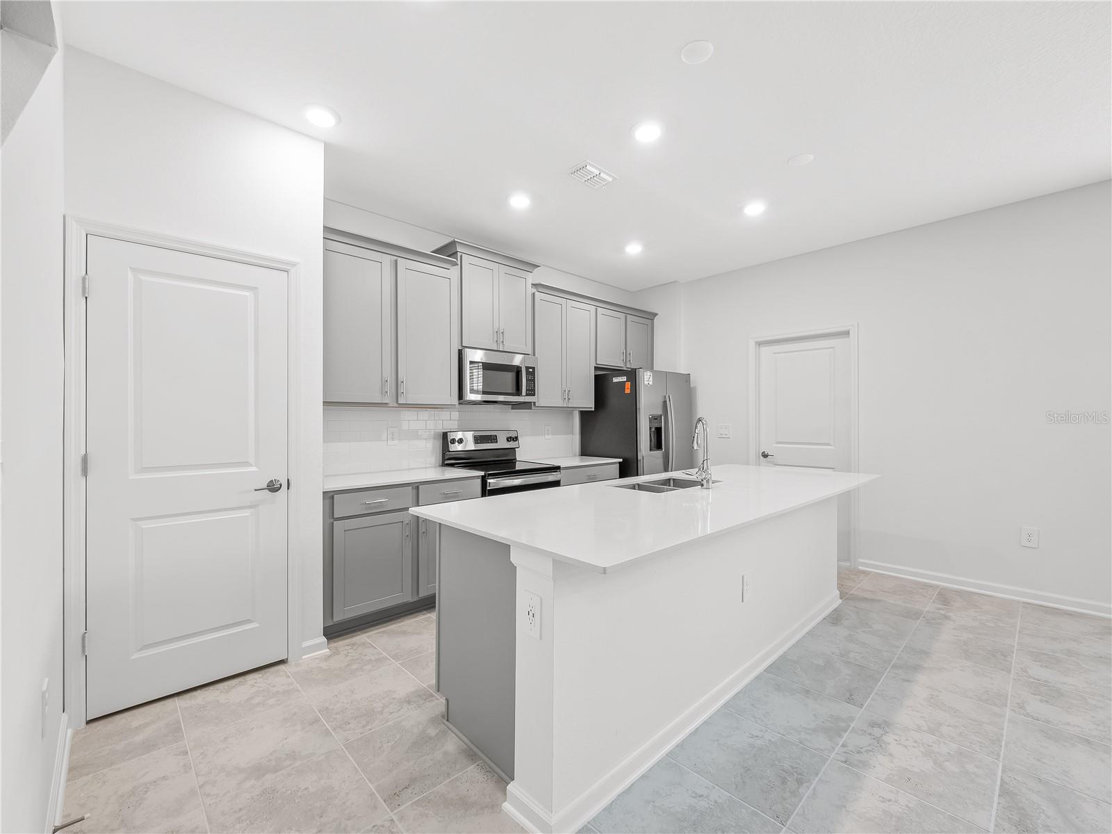 TOHOQUA PH 6 - Residential Lease