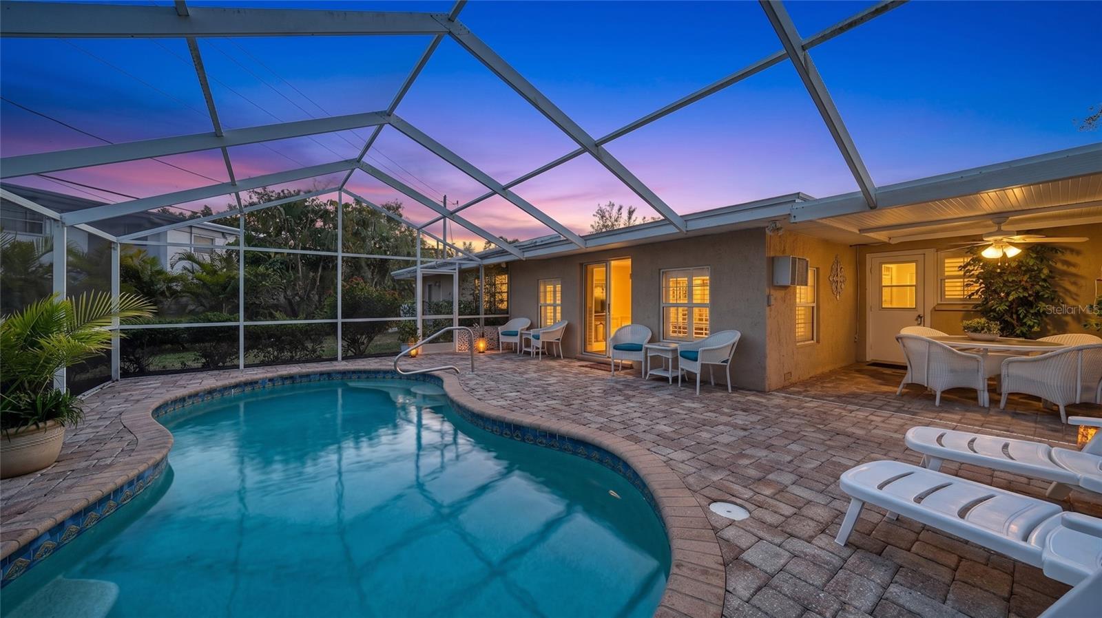 SOUTH GATE - Residential