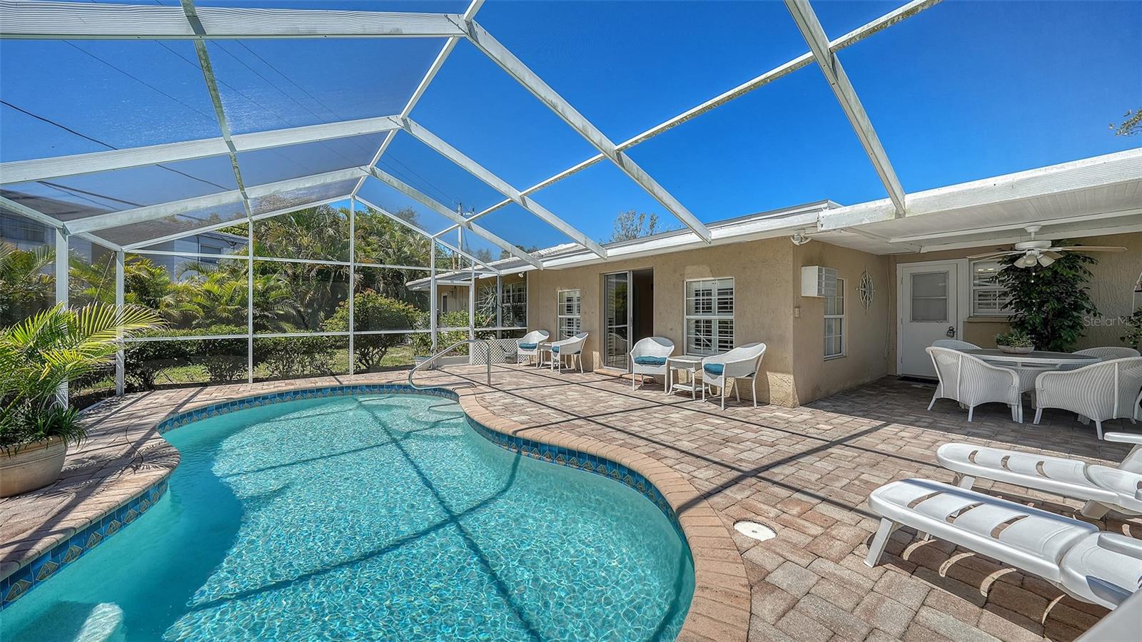 SOUTH GATE - Residential