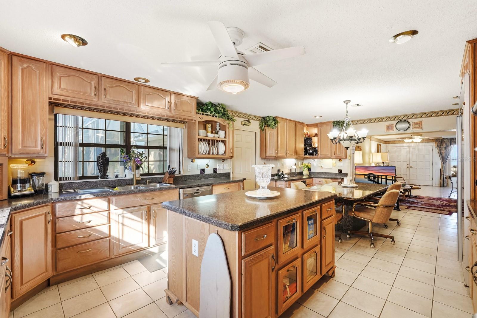 BEAU RIVAGE SHORES - Residential