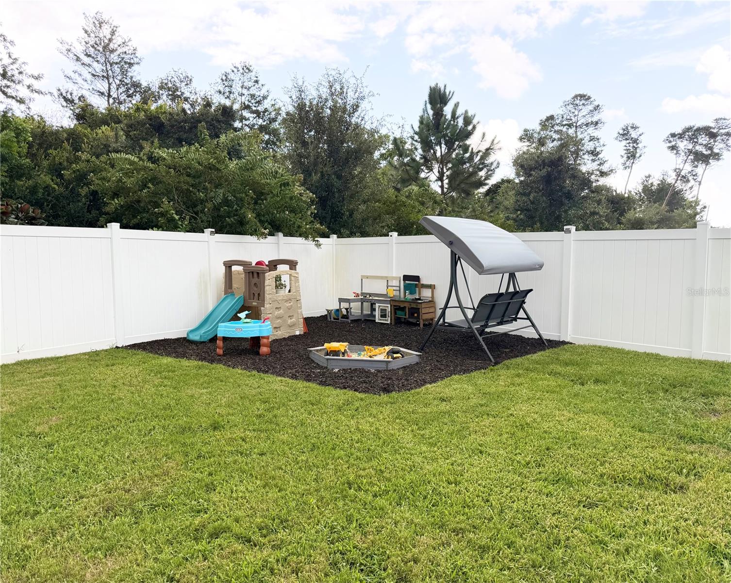 HAMPTON OAKS - Residential